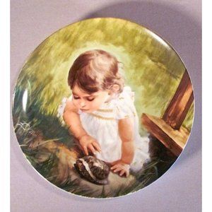 Bradford Exchange Backyard Discovery Collector Plate